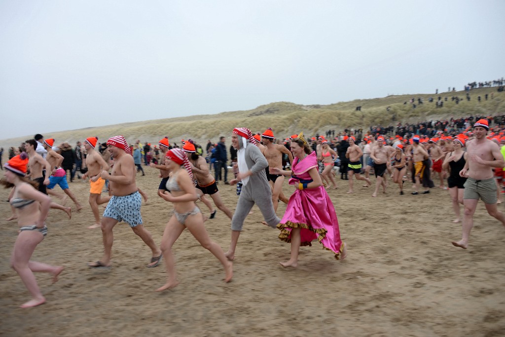 ../Images/Nieuwjaarsduik Nederzandt 2020 044.jpg
